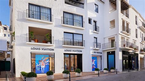 louis vuitton store puerto banus.